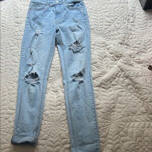 Light Blue Distressed Missy skinny Jeans. Size 0